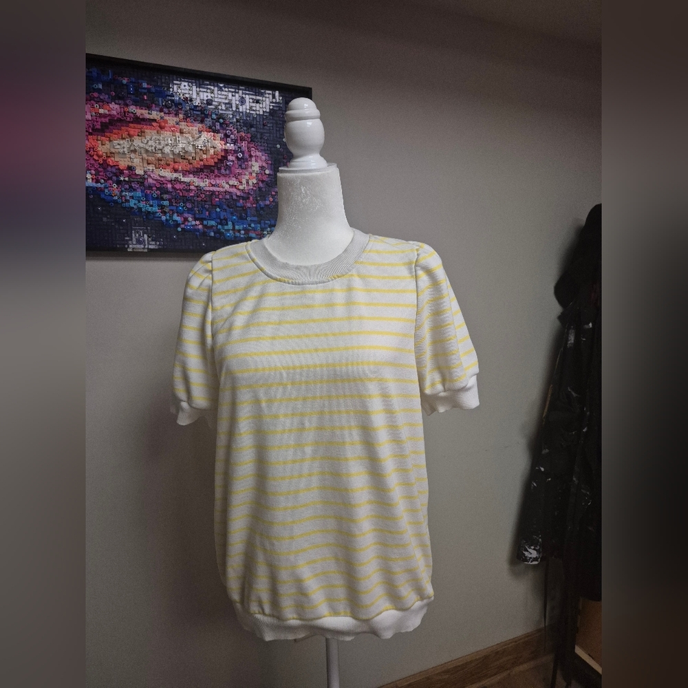 Size XL Yellow and White Striped Short Sleeve Top